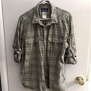 Men’s green Patagonia button up